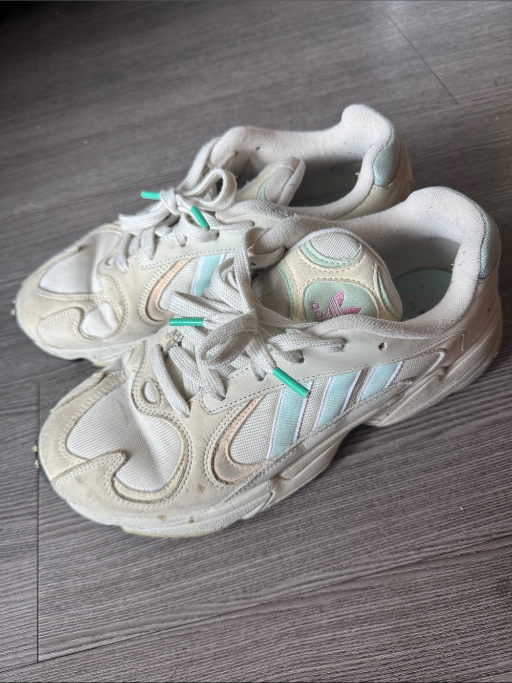 adidas Kids Cream & Mint Retro Runner Sneakers